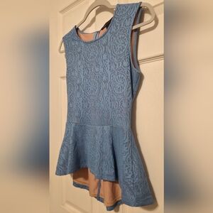 BCBGMAXAZRIA Women's Sleeveless Zip On The Back Light Blue Blouse. Size S